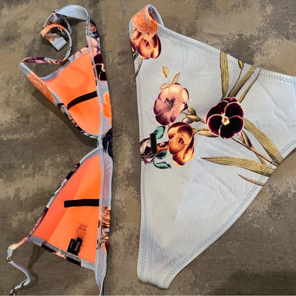 Triangl Floral Bikini - Picture 4 of 4